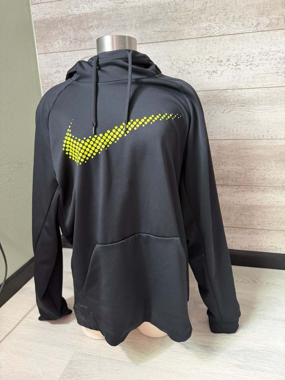 Nike Therma-Fit Hoodie Size L Black Neon Yellow Dot Swoosh Pullover
